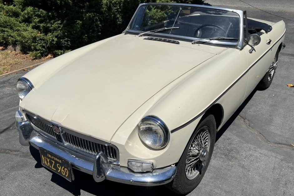 1964 MG MGB sold for $12,250
