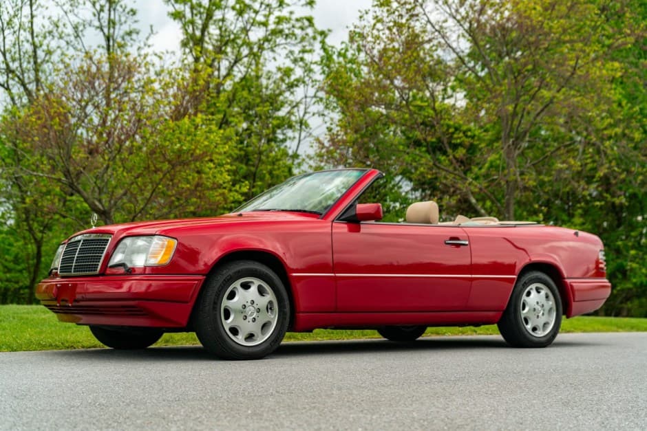 1995 Mercedes-Benz W124 E-Class sold for $38,000
