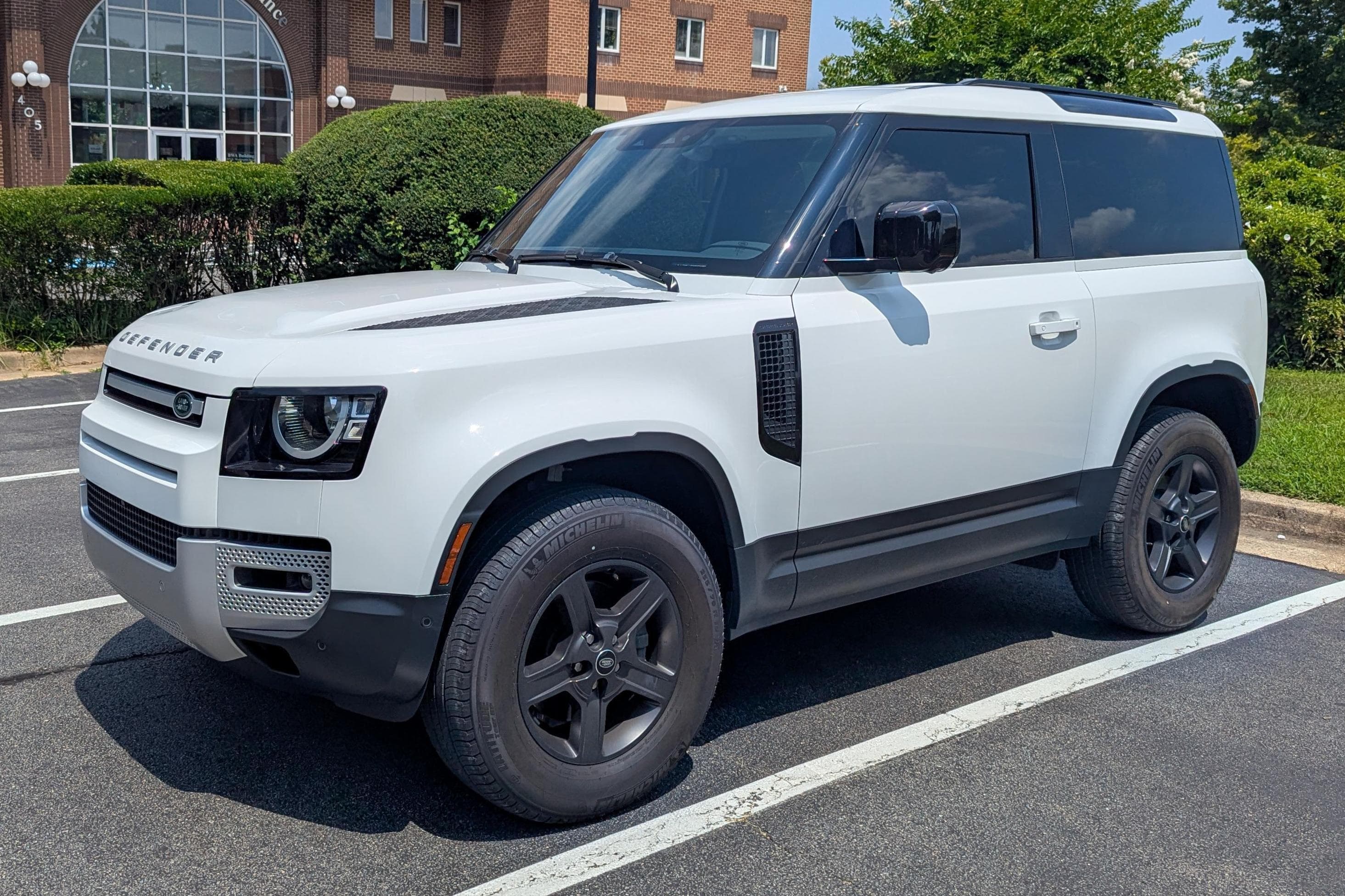2023 Land Rover Defender sold for $40,250