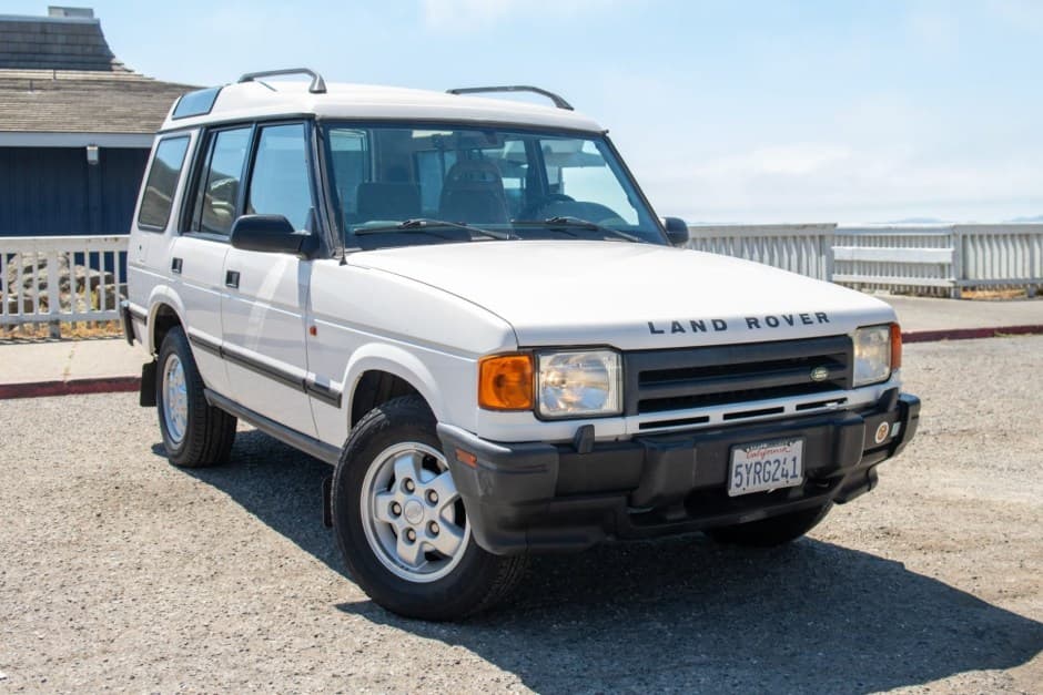 1996 Land Rover Discovery I sold for $7,100