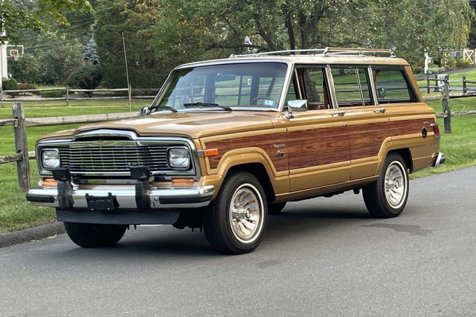 1983 Jeep SJ Grand Wagoneer sold for $57,500