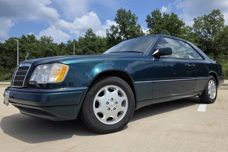 1994 Mercedes-Benz W124 E-Class sold for $23,000