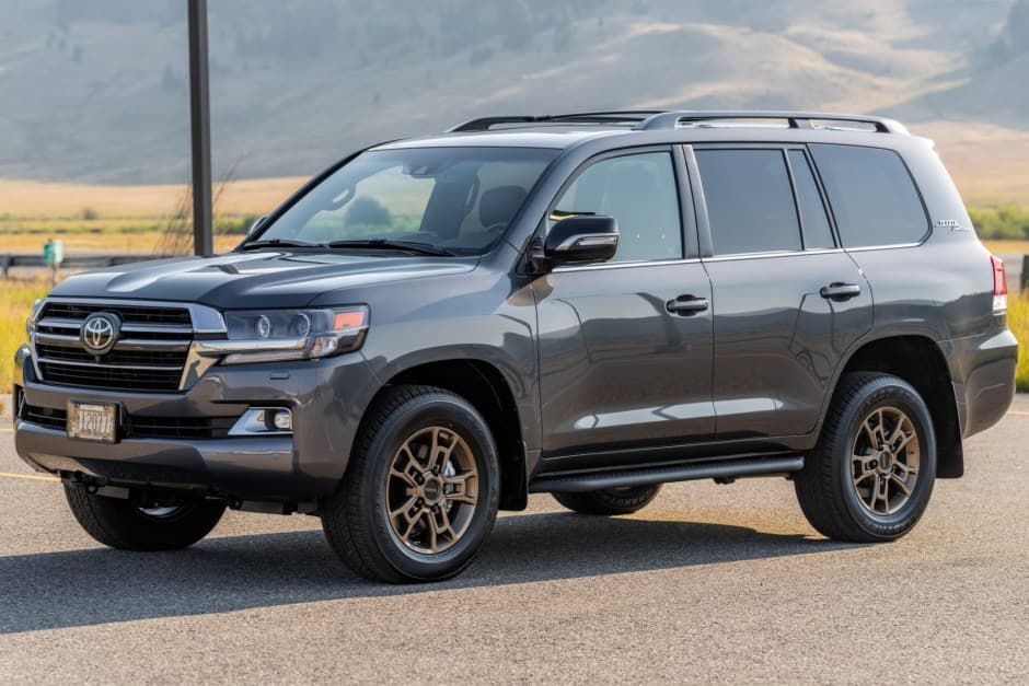 2021 Toyota Land Cruiser 200-Series sold for $161,000