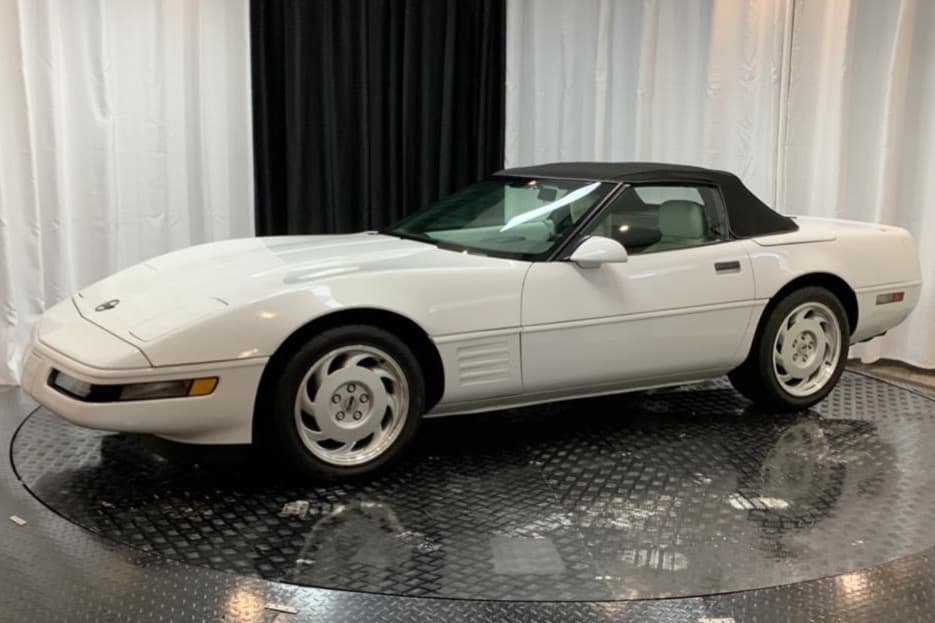 1992 Chevrolet Corvette C4 Convertible (1992-1996) sold for $20,000
