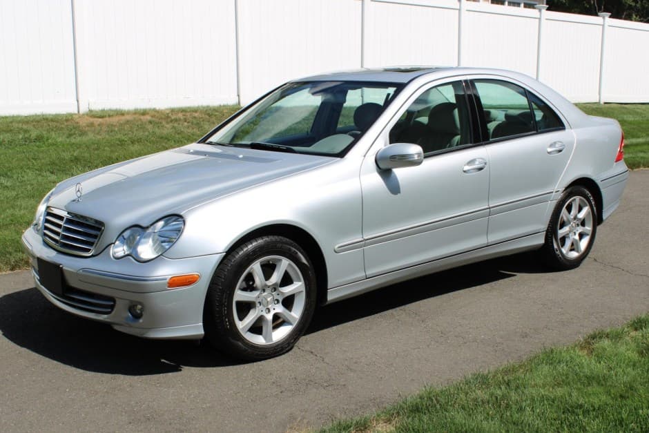 2007 Mercedes-Benz W203 C-Class sold for $5,425
