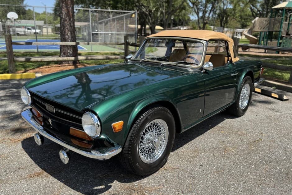 1972 Triumph TR6 sold for $9,900