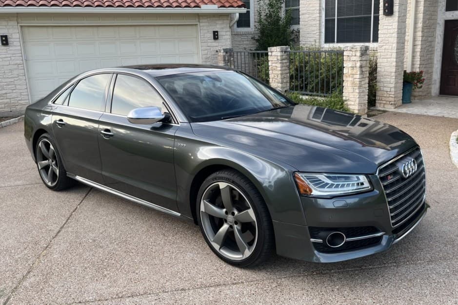2016 Audi S8 sold for $27,000