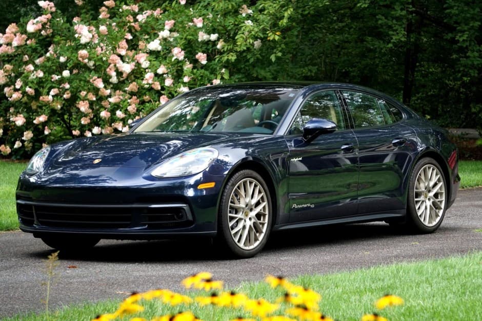 2020 Porsche Panamera sold for $44,971