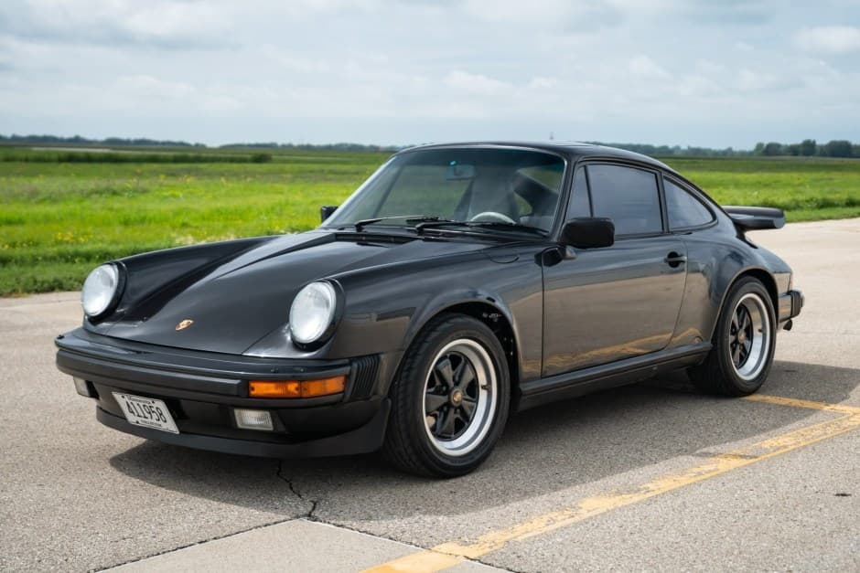 1989 Porsche 911 Carrera 3.2 sold for $115,000