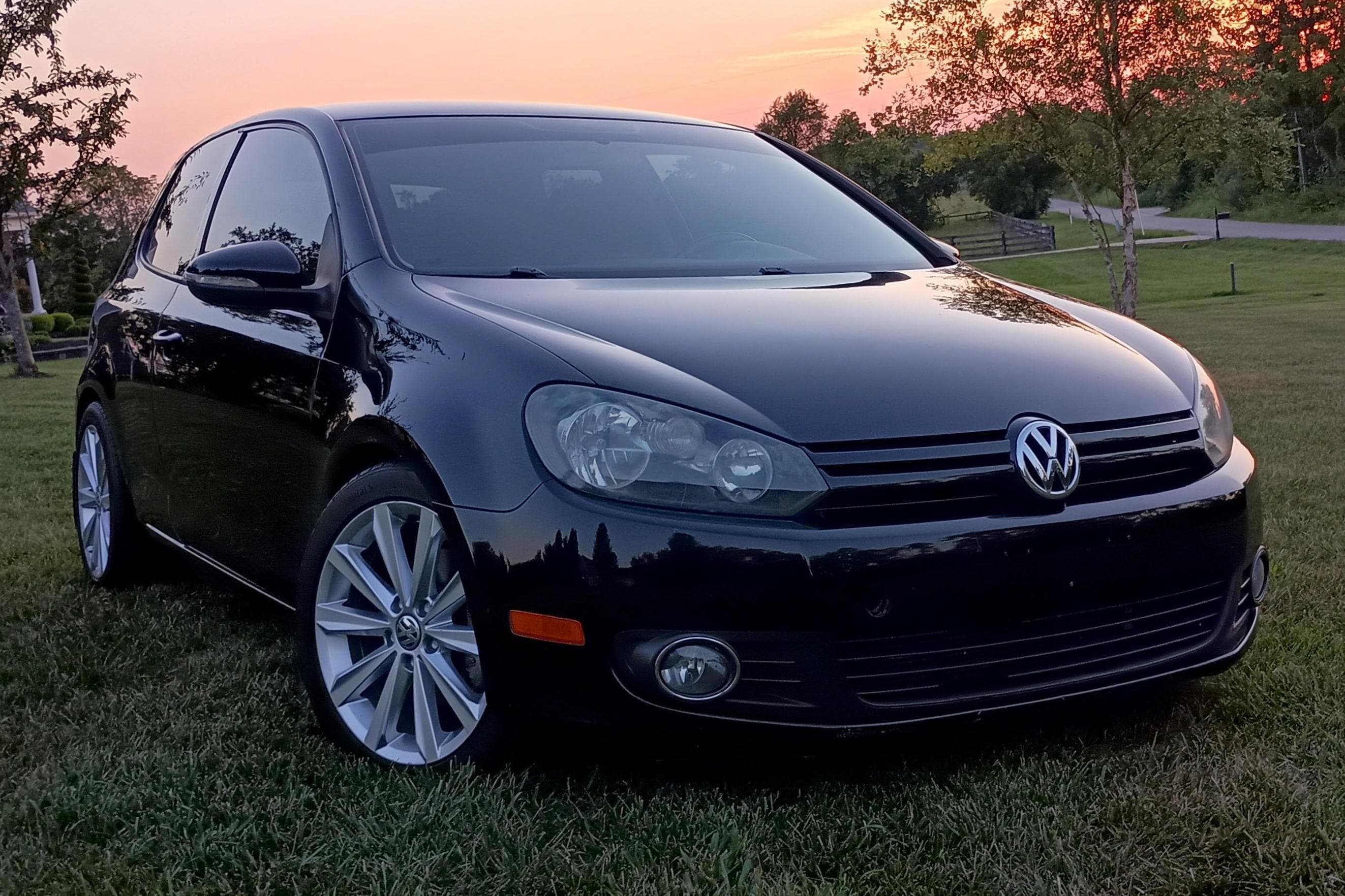 2013 Volkswagen Golf sold for $9,350