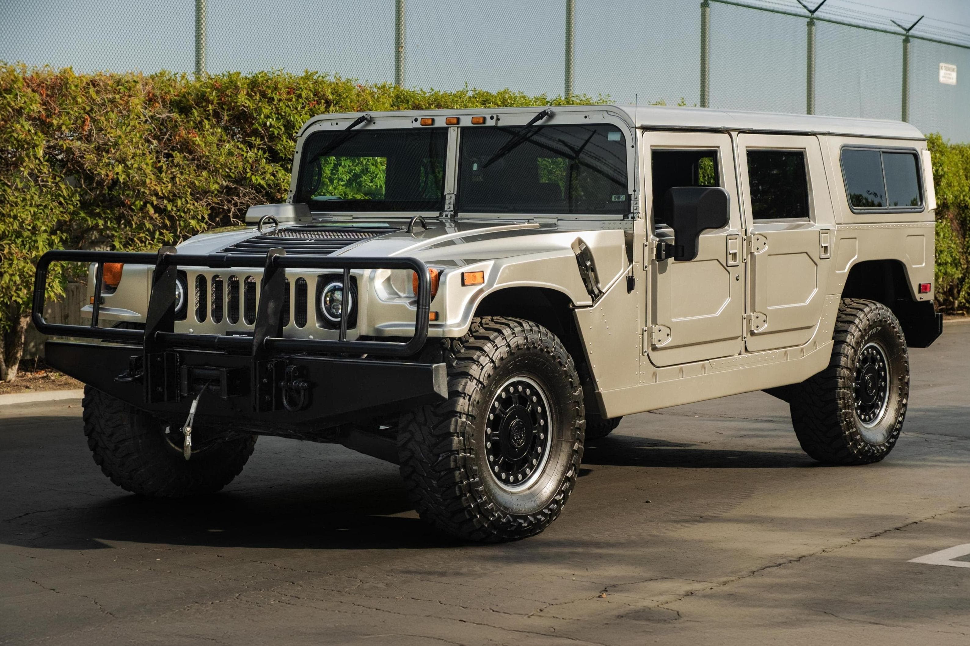 2006 Hummer H1 sold for $109,100