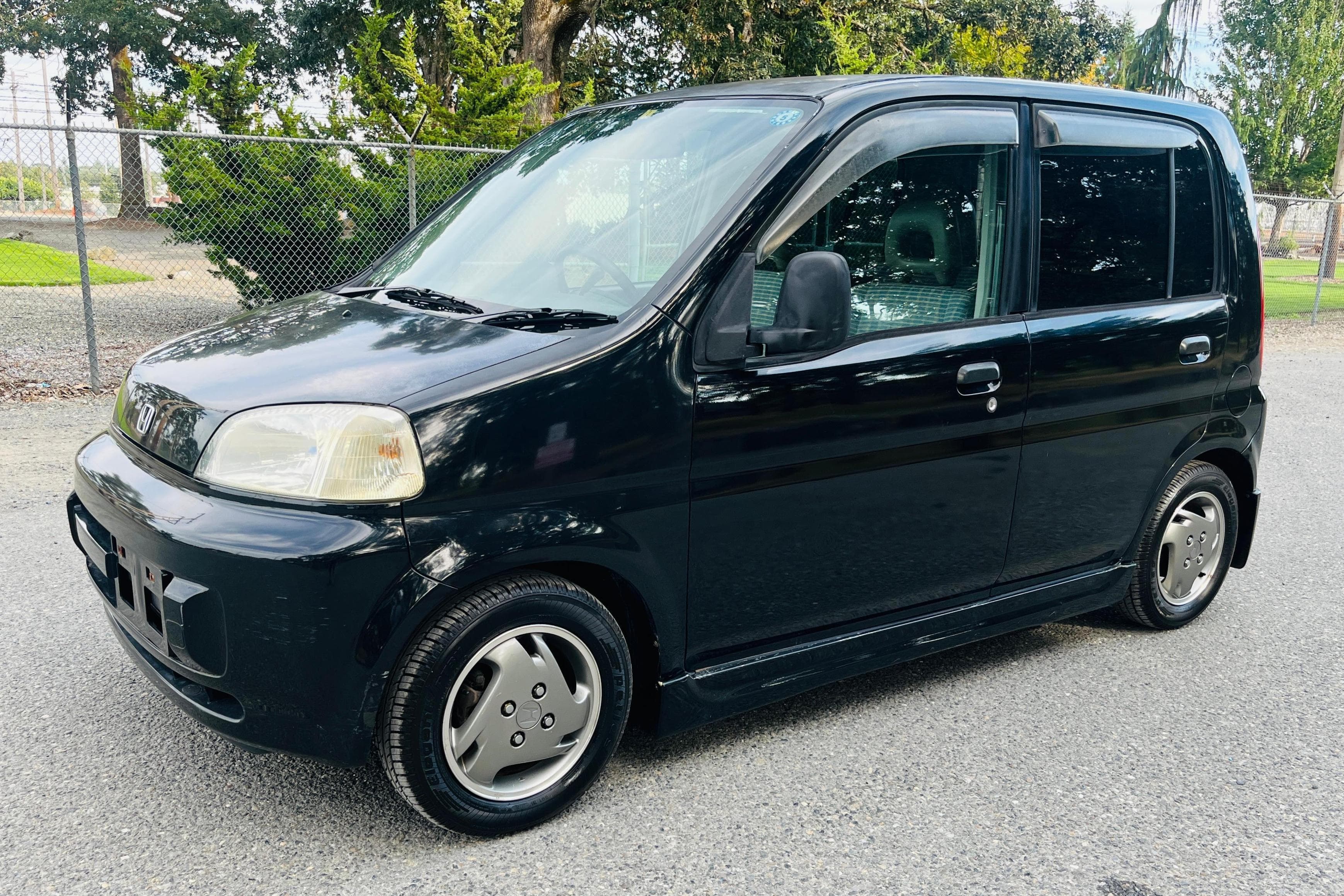 1999 Honda Life sold for $3,400