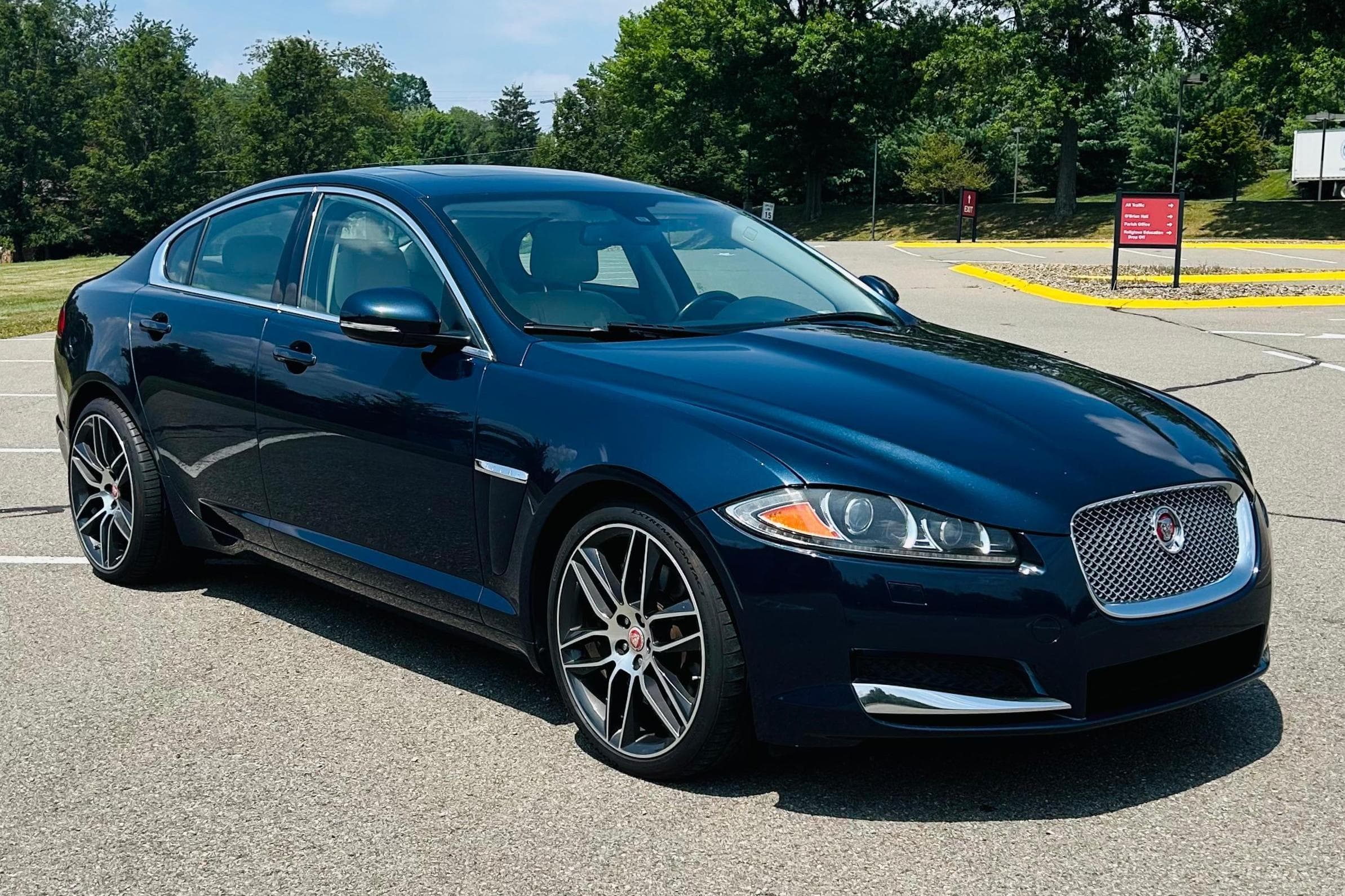 2012 Jaguar XF sold for $7,600