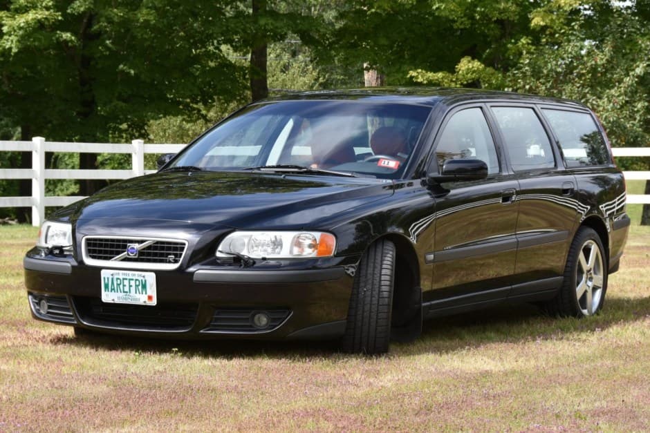 2004 Volvo V70R sold for $32,000