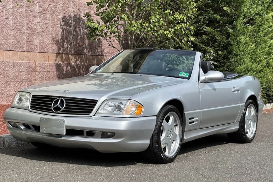 2001 Mercedes-Benz R129 SL sold for $29,000