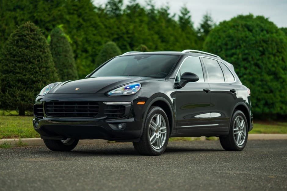 2015 Porsche 958 Cayenne (2011-2018) sold for $16,500