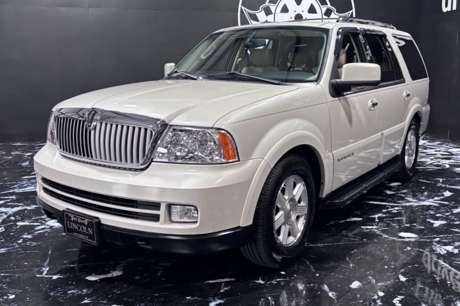 2006 Lincoln Navigator sold for $12,500