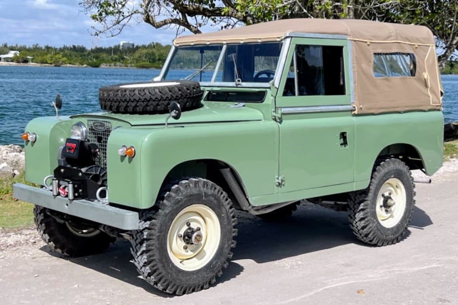 1960 Land Rover Series 88 sold for $44,250