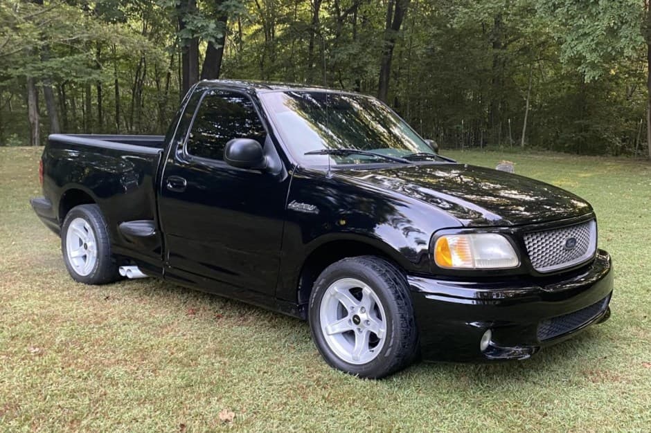 1999 Ford F-150 SVT Lightning sold for $26,000