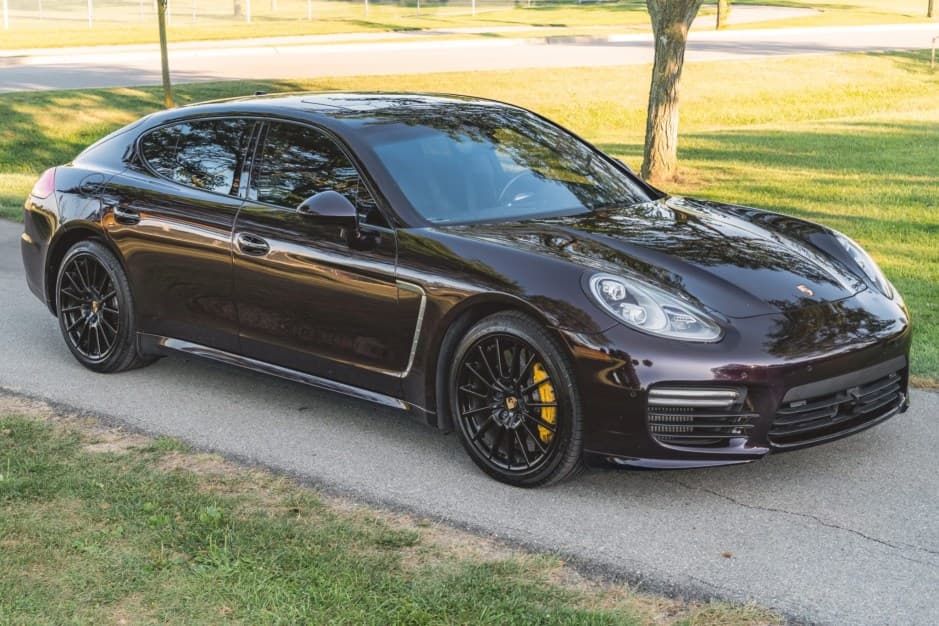2015 Porsche Panamera sold for $31,950