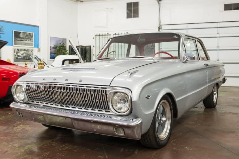 1962 Ford Falcon sold for $15,250