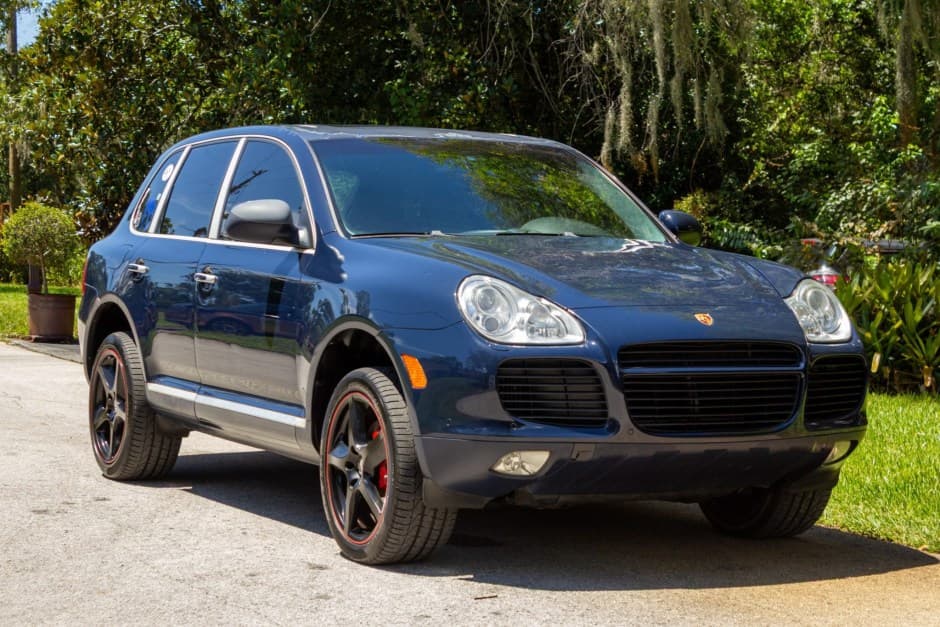 2004 Porsche 955/957 Cayenne (2003-2010) sold for $5,400