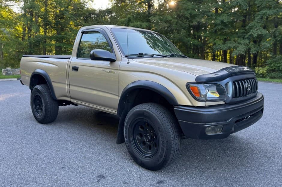 2004 Toyota Tacoma (N1X0 1995-2005) sold for $14,250
