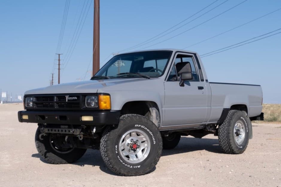 1987 Toyota Pickup (N50/N60/N70 1984-1988) sold for $16,000