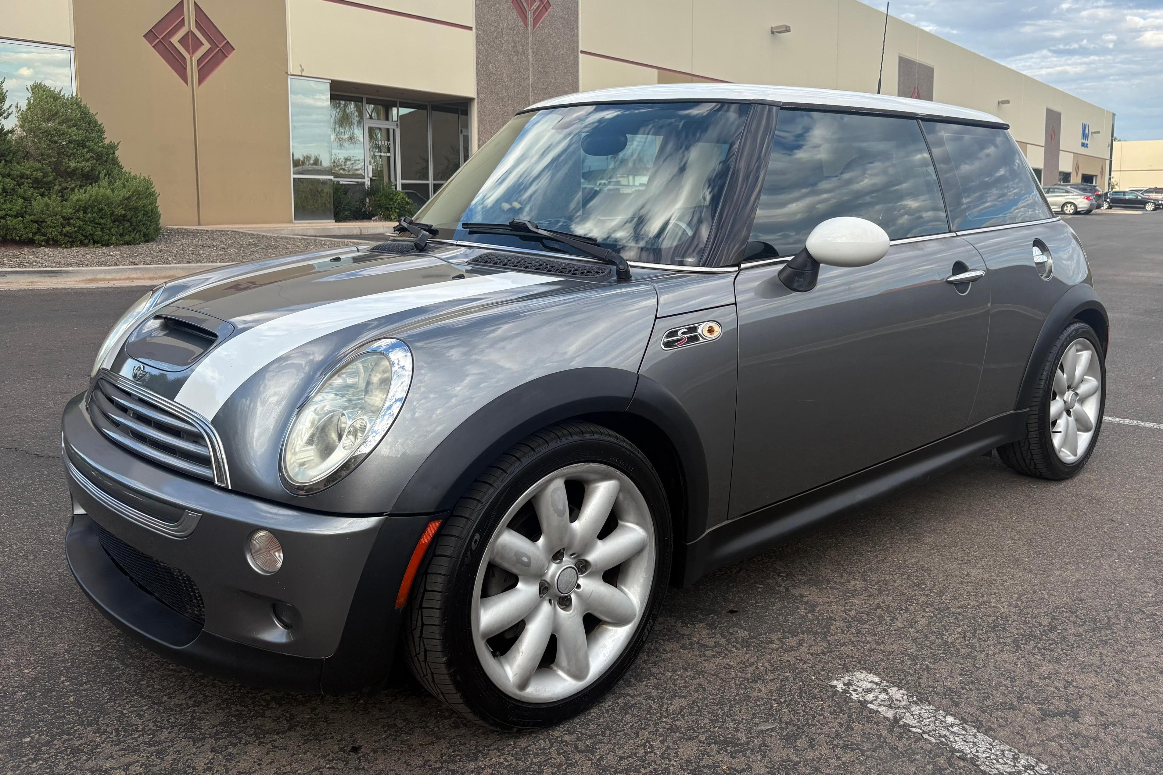 2003 MINI Cooper sold for $3,100