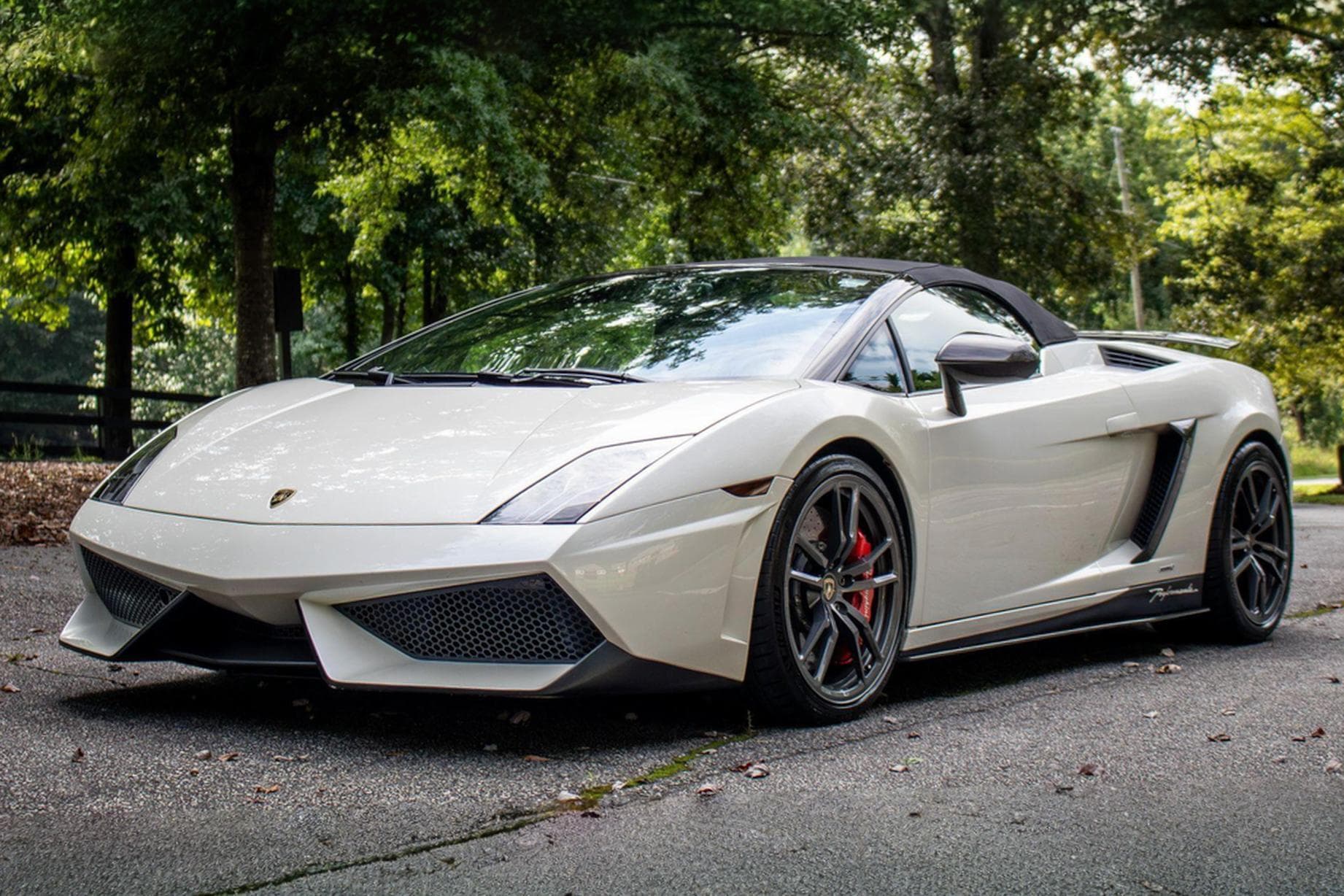 2011 Lamborghini Gallardo sold for $117,500