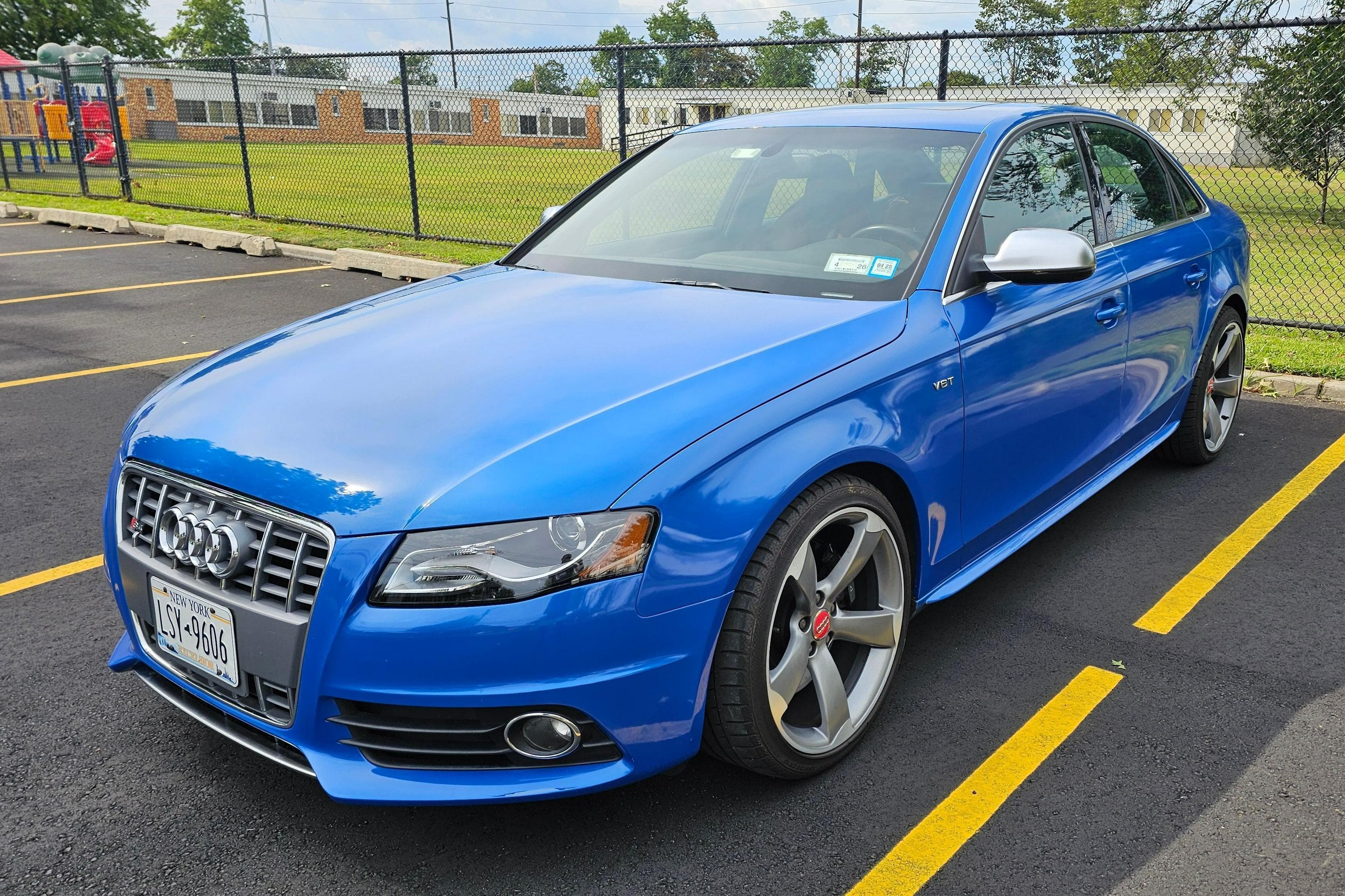 2010 Audi B8 S4 sold for $13,620