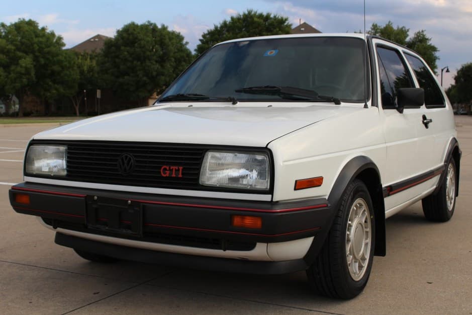 1986 Volkswagen GTI Mk2 sold for $18,500