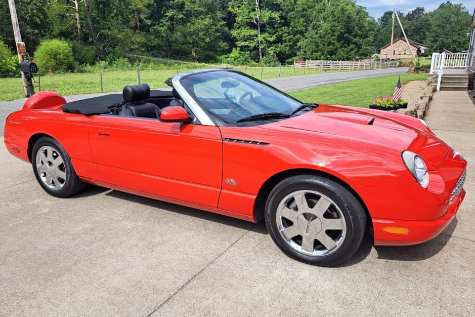 2003 Ford Thunderbird (2002-2005) sold for $11,850