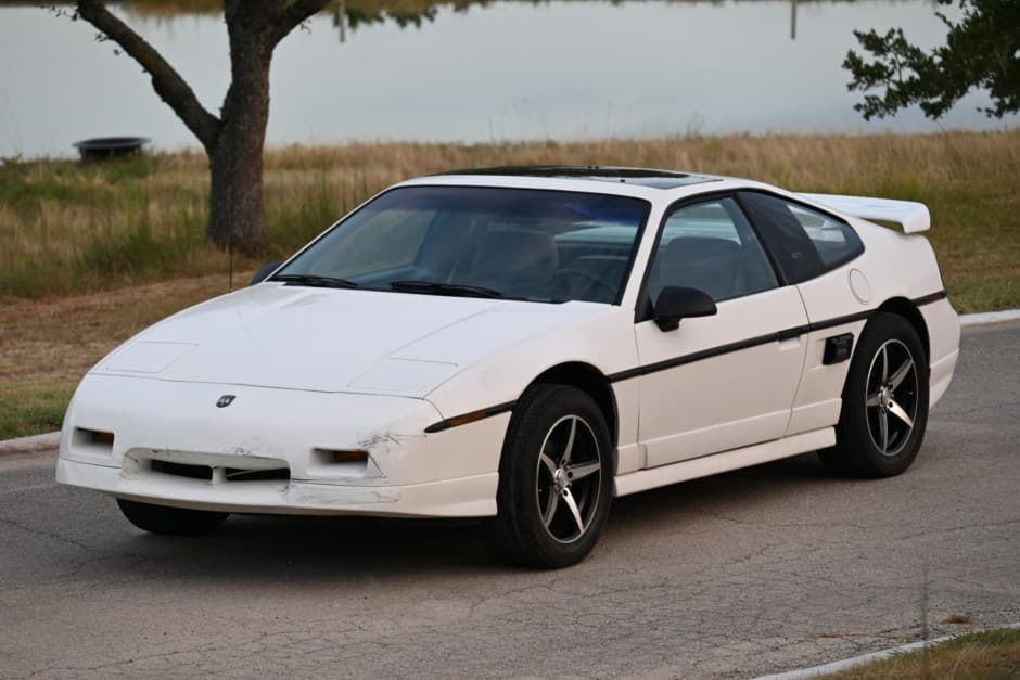1988 Pontiac Fiero sold for $5,900