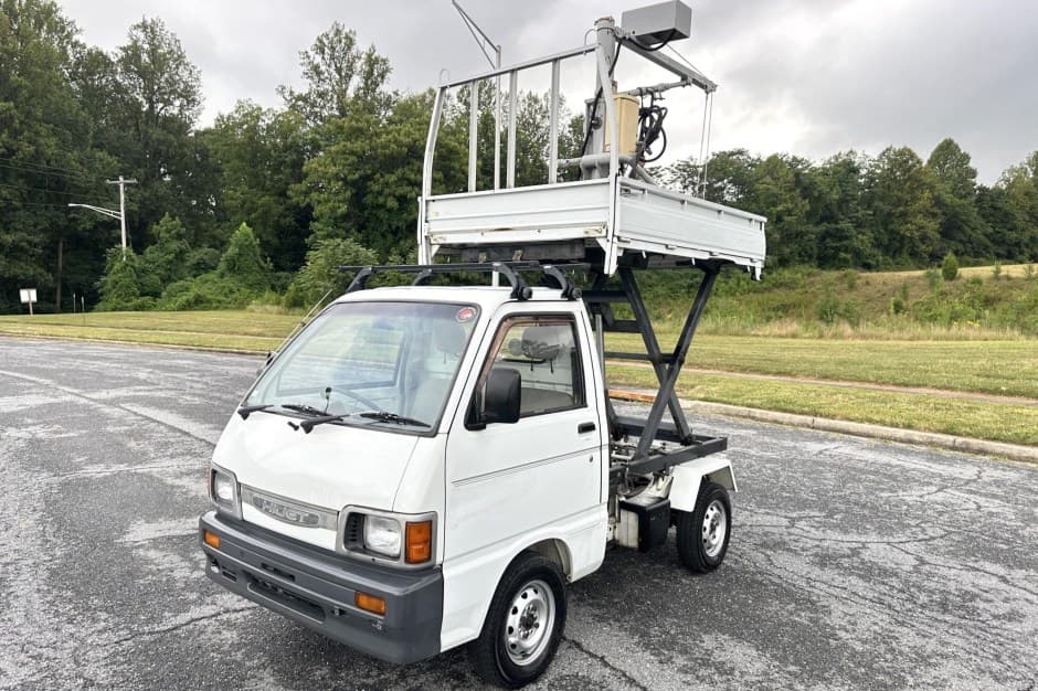 1992 Daihatsu Hijet sold for $15,256