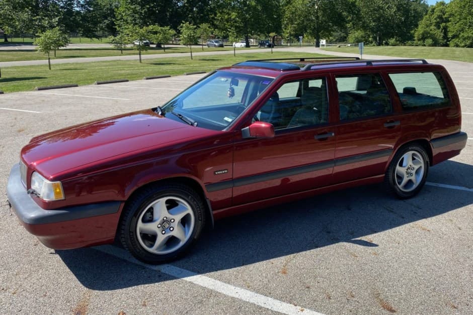 1996 Volvo 850 sold for $10,500