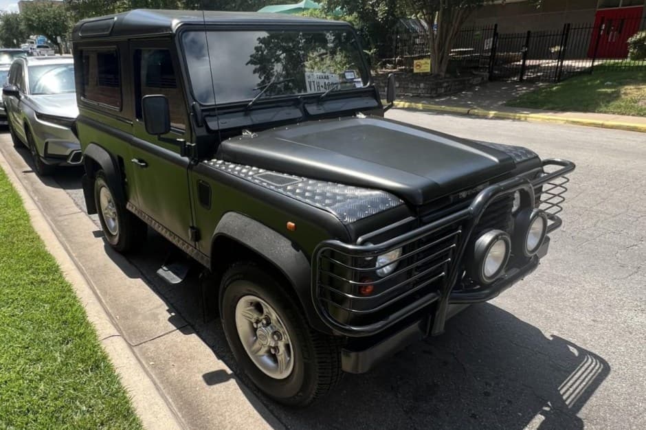 1997 Land Rover 90 / Defender 90 (Euro Spec) sold for $37,000