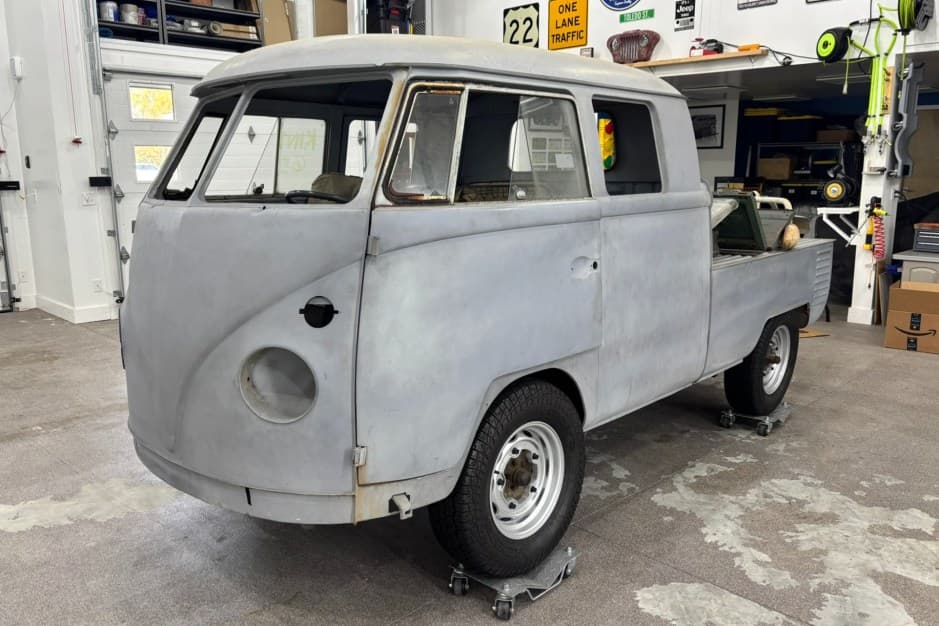 1965 Volkswagen Split-Window Pickup sold for $11,500