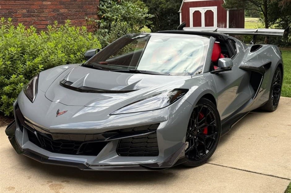 2025 Chevrolet Corvette C8 sold for $360,000