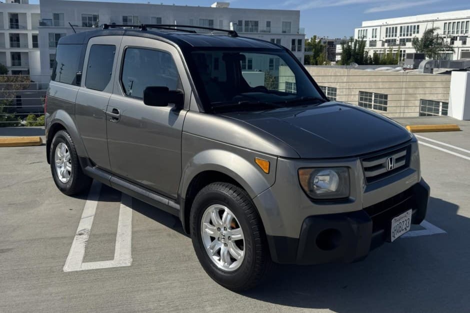 2008 Honda Element sold for $7,728
