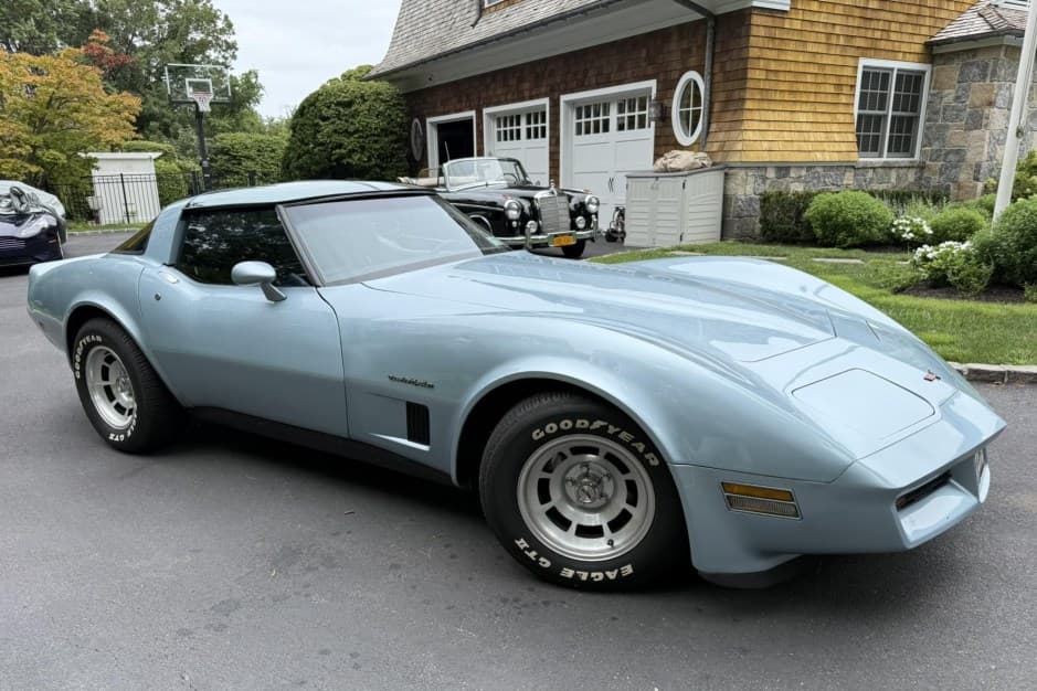 1982 Chevrolet Corvette C3 sold for $24,000
