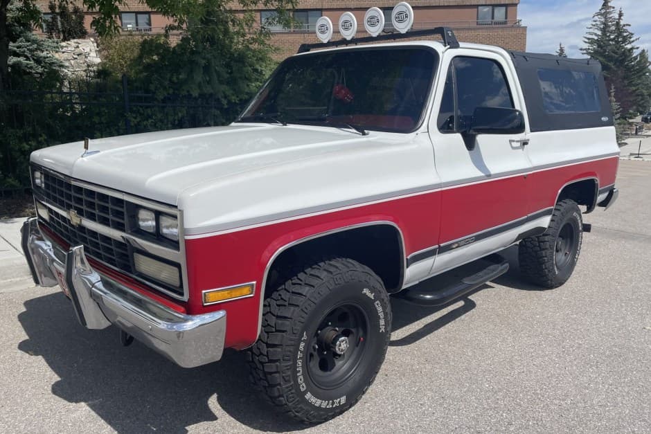 1990 Chevrolet K5 Blazer 1973-1991 sold for $8,000