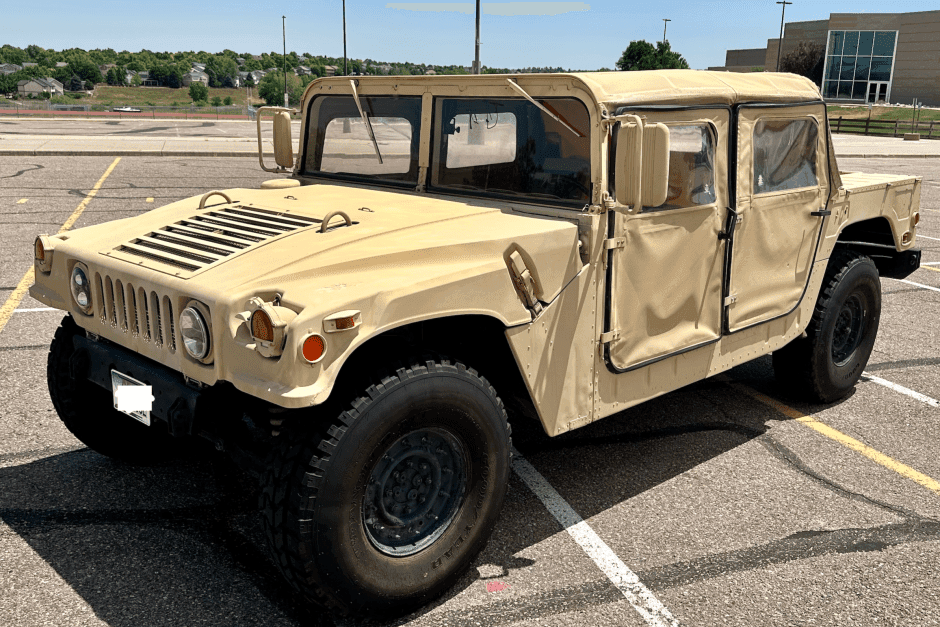 0 Hummer HMMWV/Humvee sold for $10,000