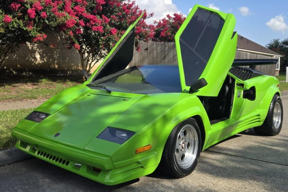1986 Pontiac Fiero sold for $17,750