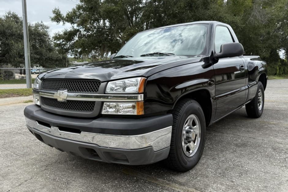 2004 Chevrolet Silverado GMT800 (1999-2007) sold for $16,200