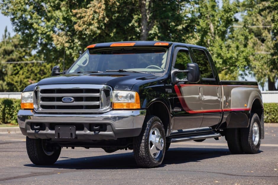 2000 Ford Super Duty 1999-2007 sold for $17,500