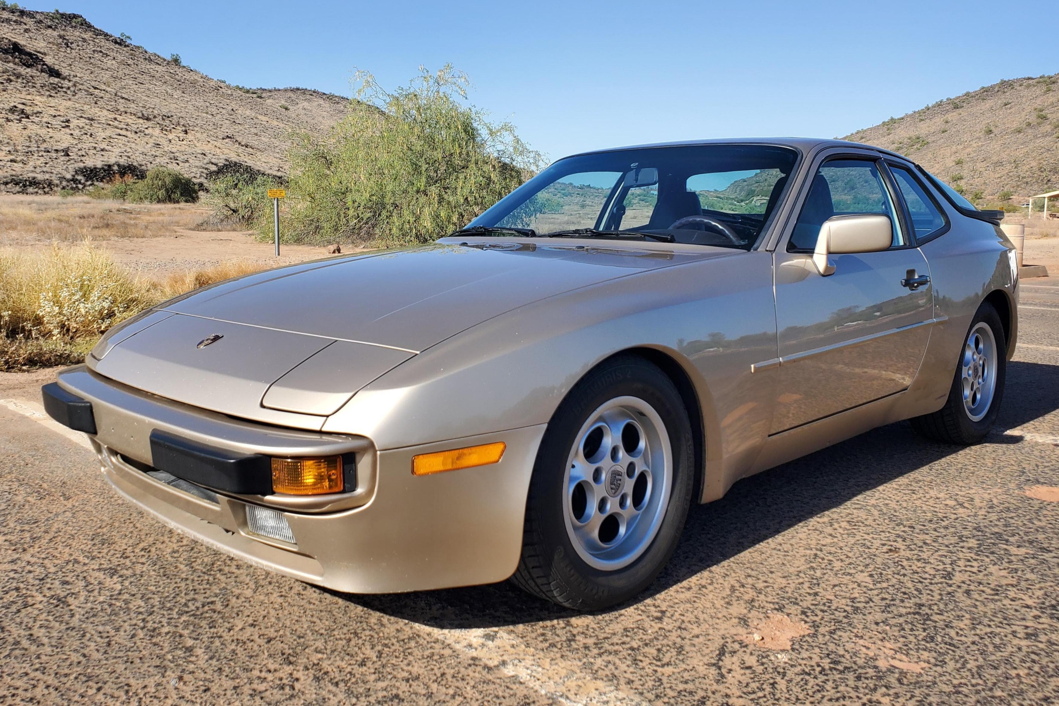 1986 Porsche 944 sold for $9,000