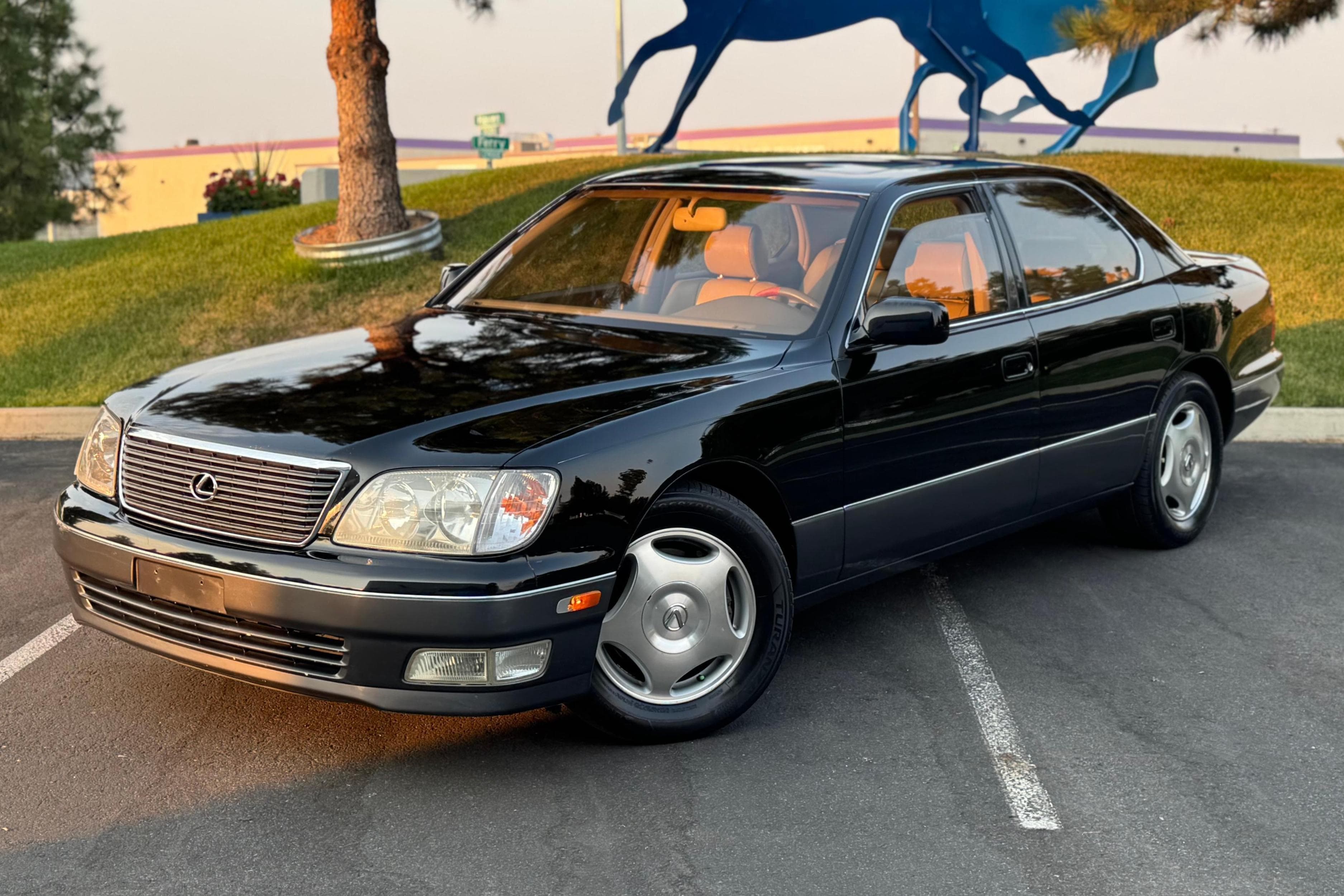 2000 Lexus LS sold for $6,100