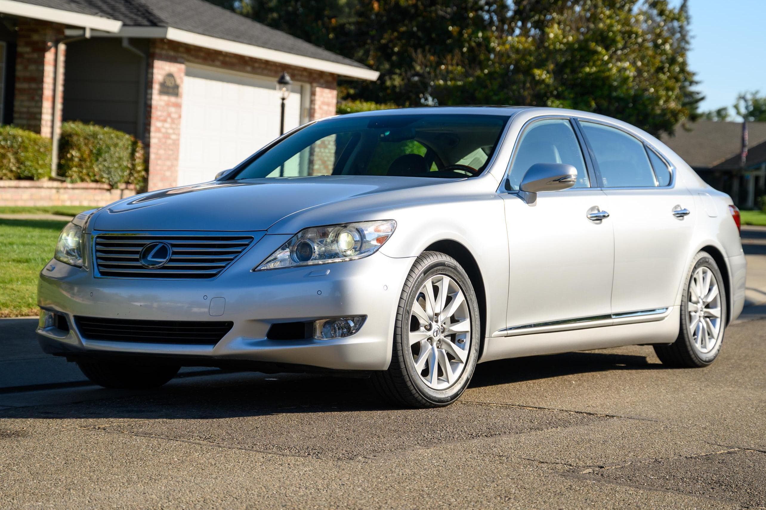 2010 Lexus LS sold for $19,500