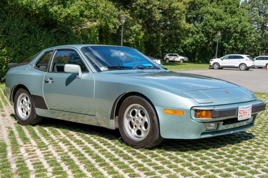 1985 Porsche 944 sold for $11,250